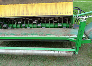 Koro Field Topmaker mit Winkemessern.