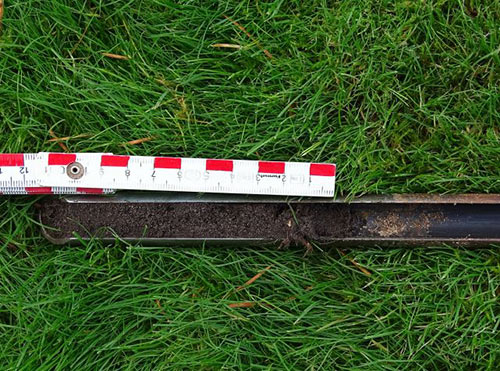 Abb. 1: Probenahmetiefe bis 10 cm.