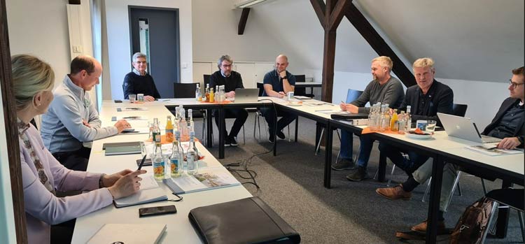 Die Mitglieder des Beirates „Rasenwissenschaften“ an der Hochschule Osnabrück trafen sich im November 2023 zur Jahressitzung.